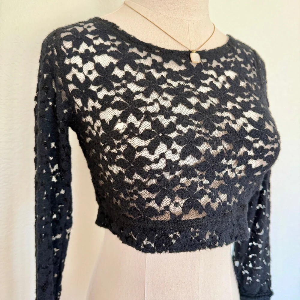 🖤 FREE PEOPLE Black Stretch Lace Crop Top Long Sleeves Loungewear